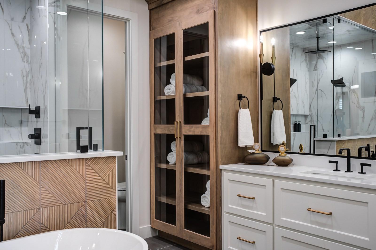 DSC03279_80_81-res DJH Parade